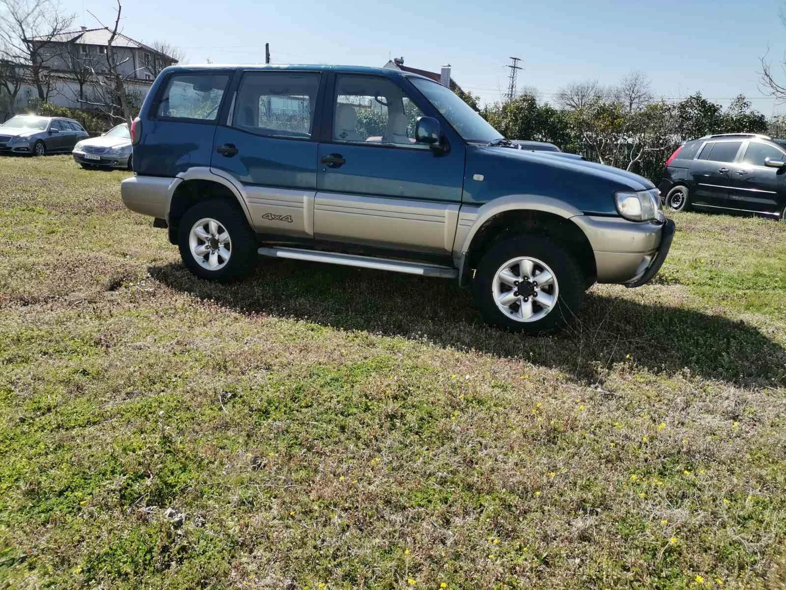 Nissan Terrano 4x4, снимка 6 - Автомобили и джипове - 53868322
