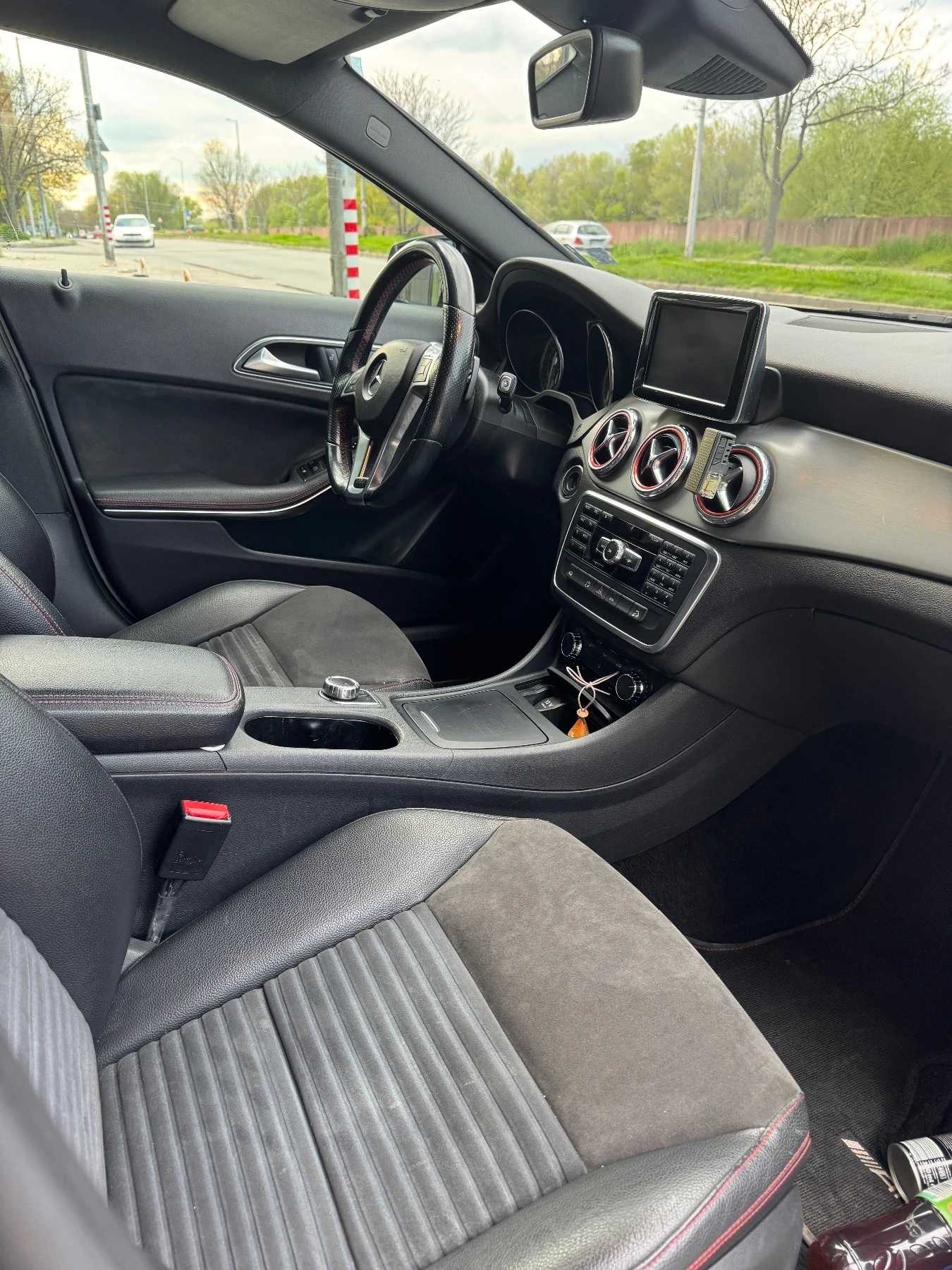 Mercedes-Benz GLA 220 CDI* AMG Pack* 4matic* , снимка 8 - Автомобили и джипове - 54166277