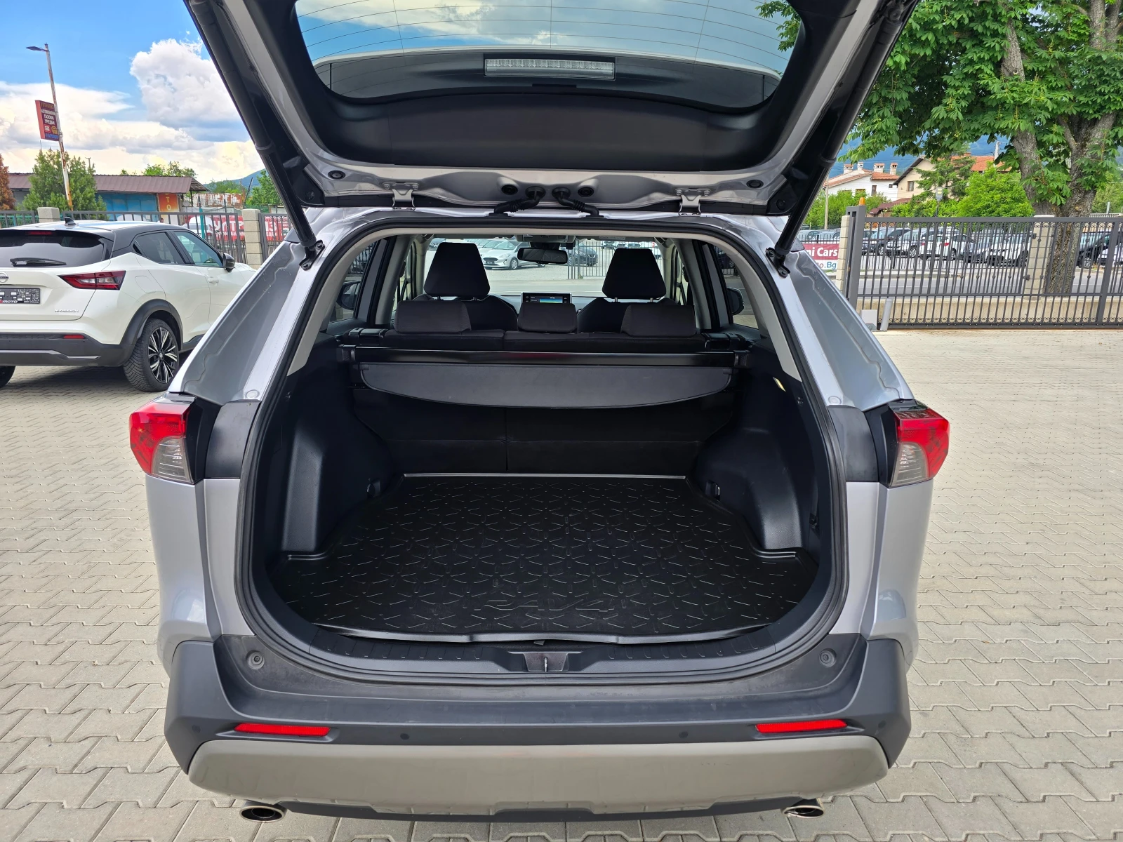Toyota Rav4 2.5 Hybrid, 222к.с., 2022г., снимка 14 - Автомобили и джипове - 54882725