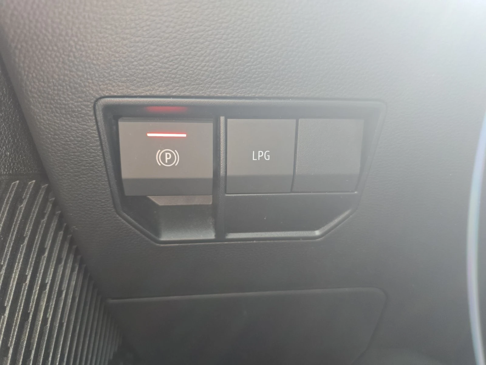 Dacia Duster 1.0 TCe 100 LPG, снимка 12 - Автомобили и джипове - 55078235