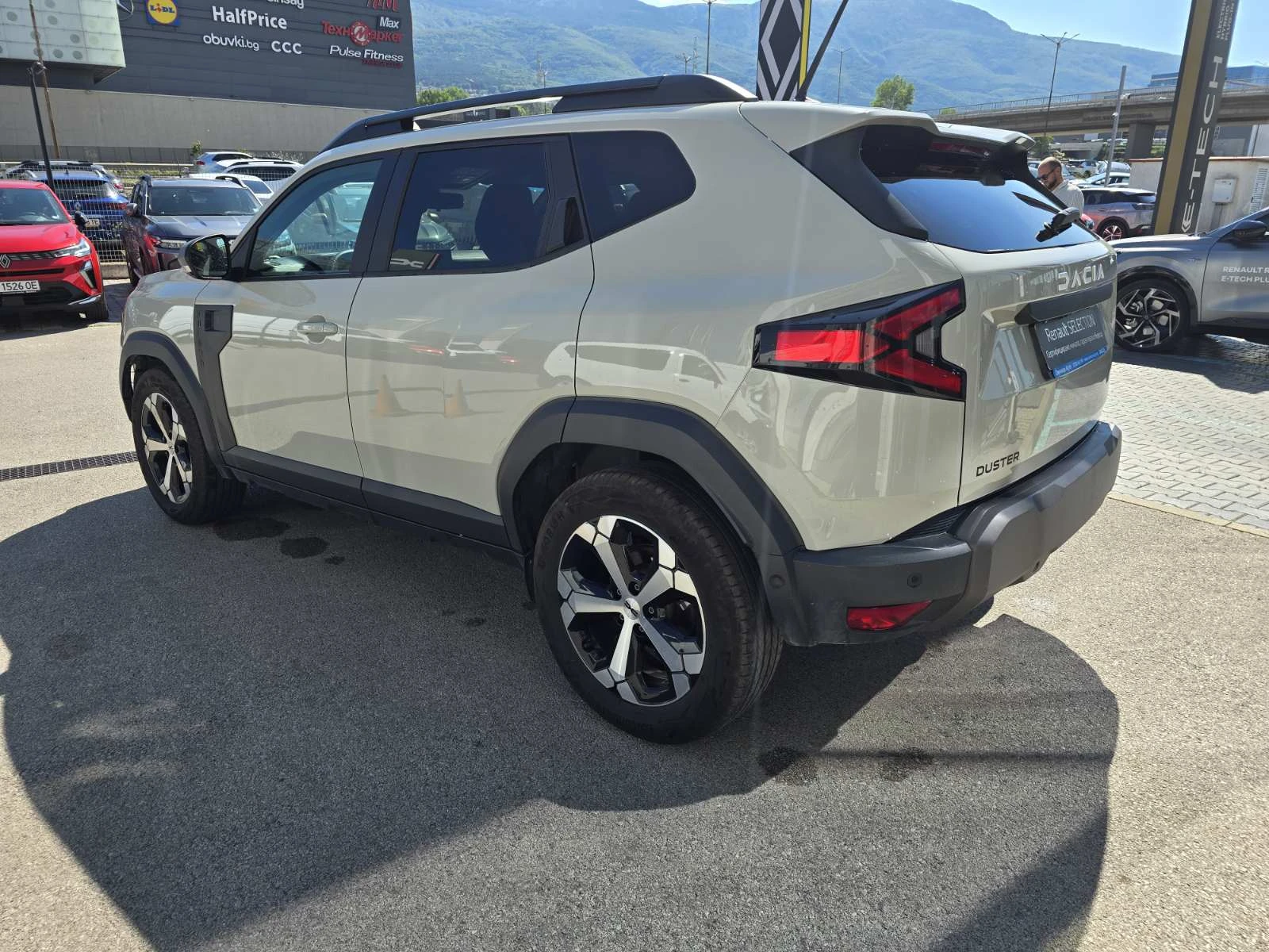 Dacia Duster 1.0 TCe 100 LPG, снимка 4 - Автомобили и джипове - 55078235