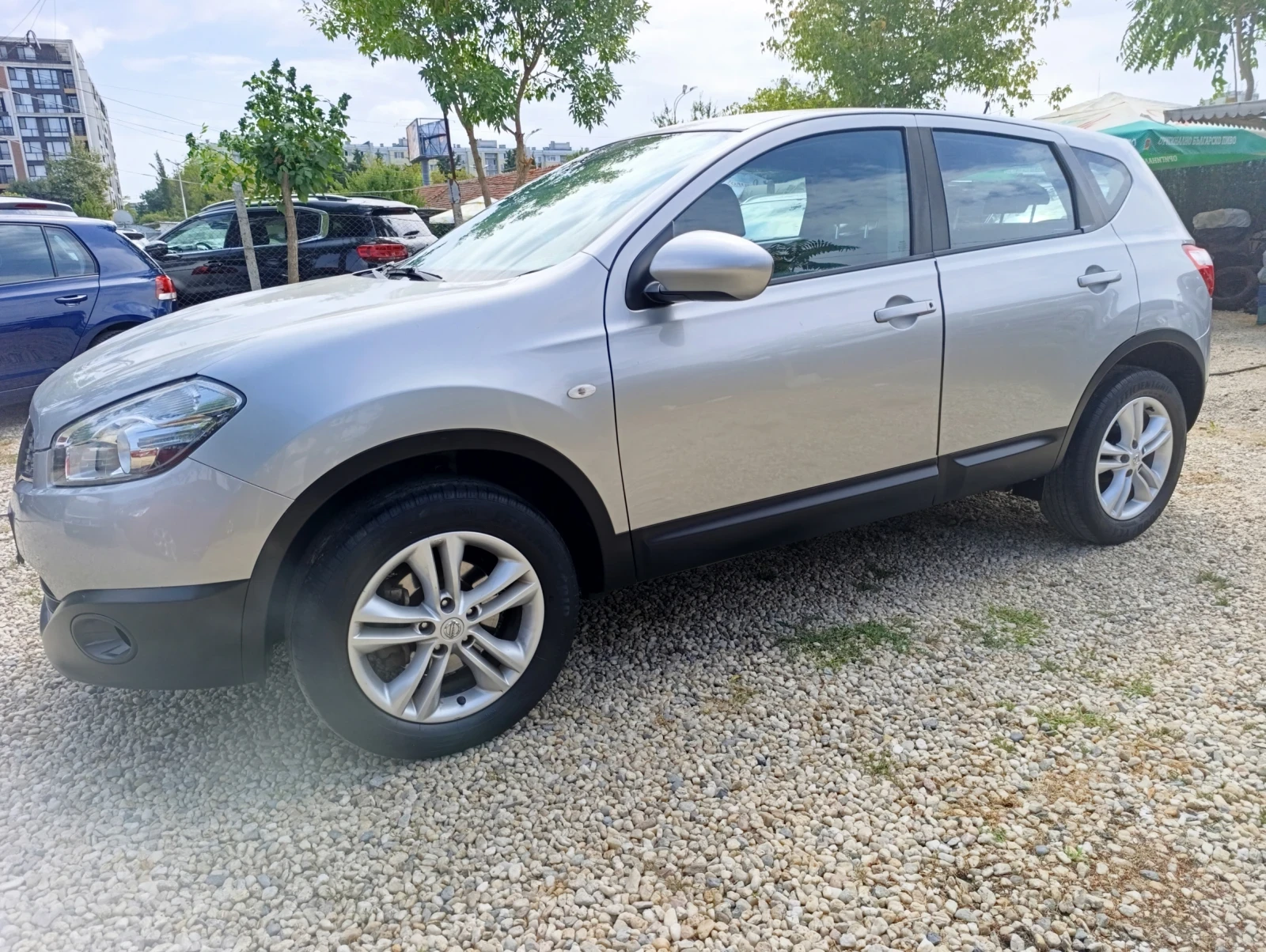 Nissan Qashqai  BENZIN, снимка 4 - Автомобили и джипове - 55949140