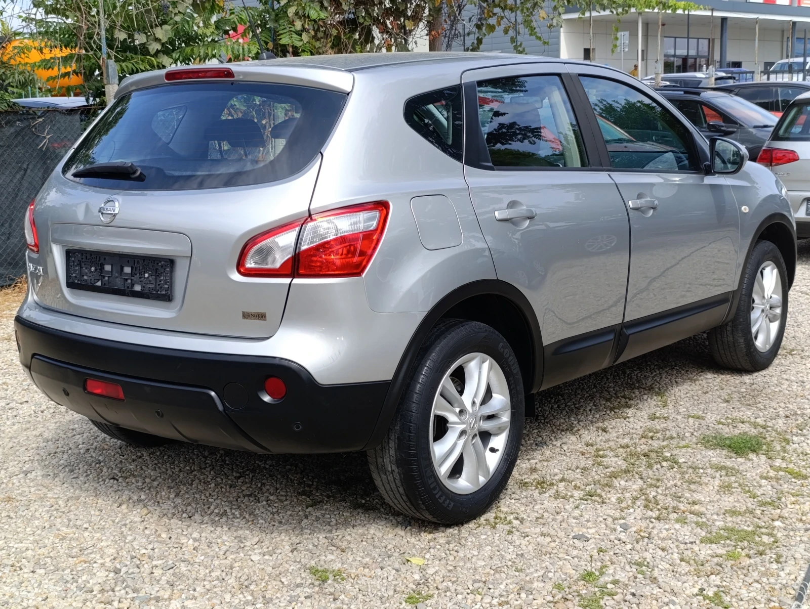 Nissan Qashqai  BENZIN, снимка 7 - Автомобили и джипове - 55949140