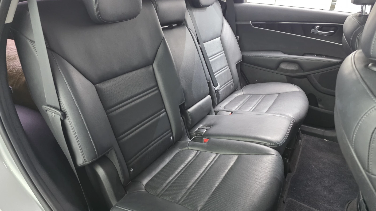 Kia Sorento 2.0* ПОДГРЕВ ВОЛАН* КРАЙНА ЦЕНА, снимка 11 - Автомобили и джипове - 56025270
