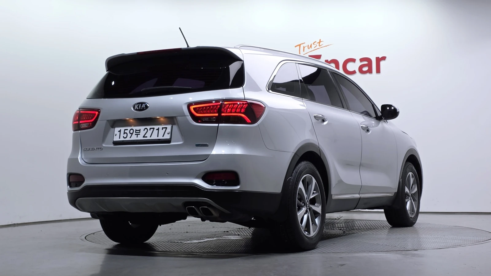 Kia Sorento 2.0* ПОДГРЕВ ВОЛАН* КРАЙНА ЦЕНА, снимка 2 - Автомобили и джипове - 56025270
