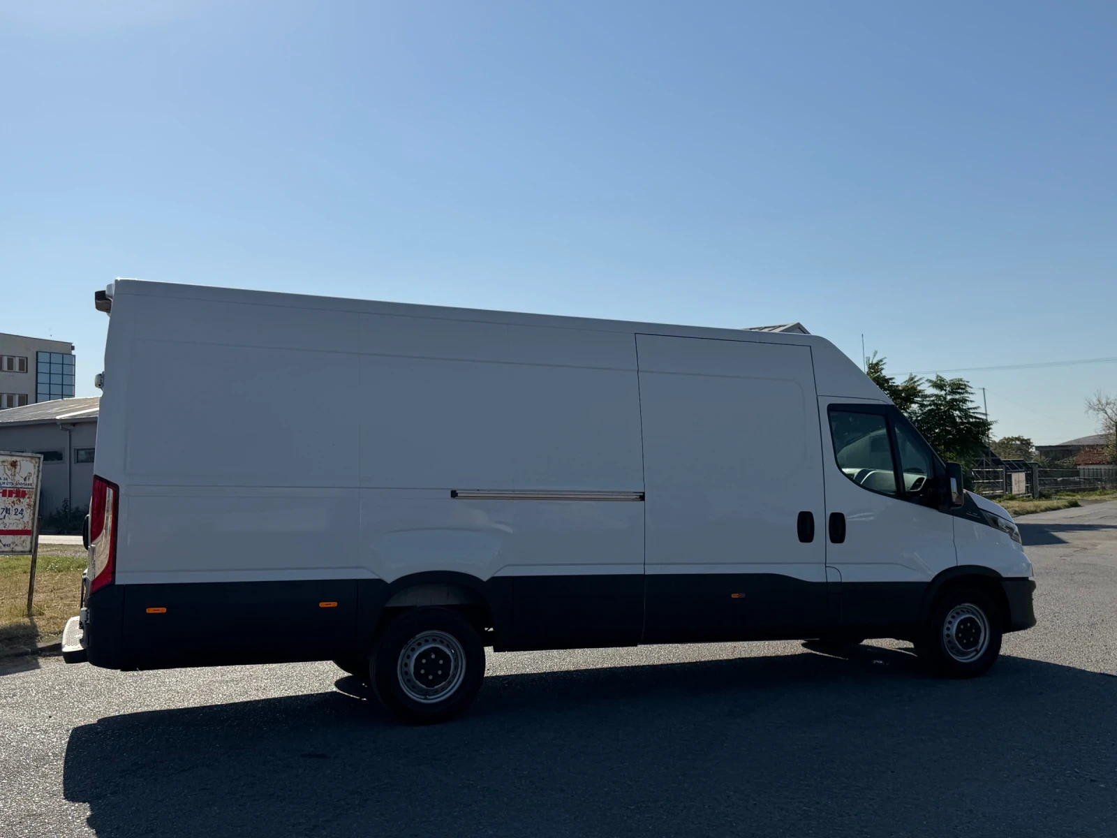 Iveco 35s16  XXL MAXI 160ps 2022г Б категория Топ Състояние, снимка 7 - Бусове и автобуси - 55712613