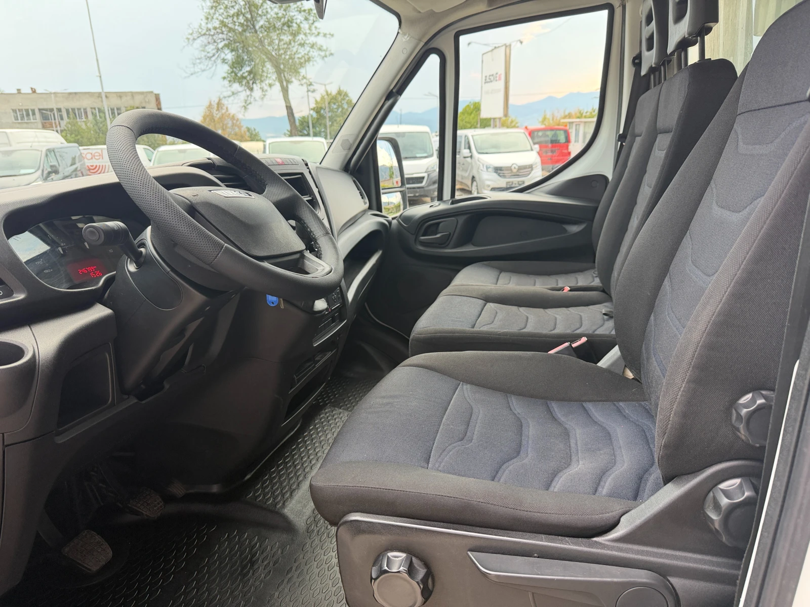 Iveco Daily 60C15 Хладилен + ток 4.10м.  Euro 6B , снимка 9 - Бусове и автобуси - 55848297