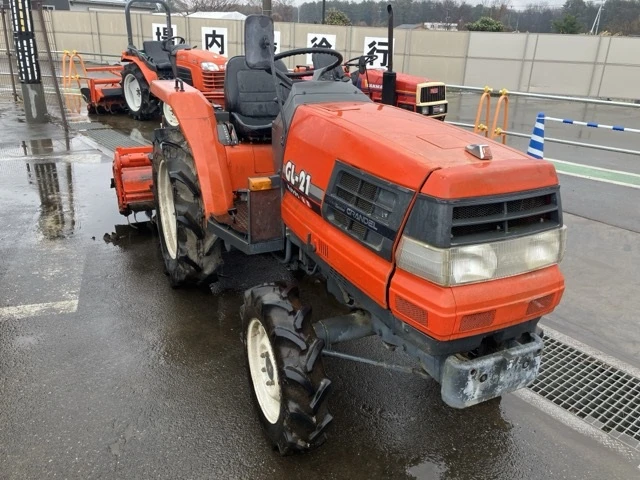 Трактор Kubota 21 к.с. 4х4, снимка 2 - Селскостопанска техника - 55346129