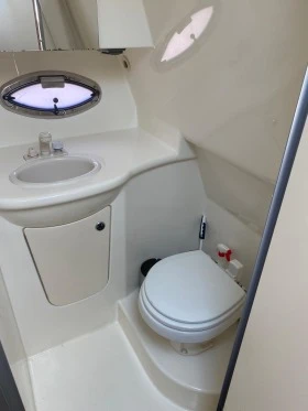 Моторна яхта Bayliner 320 Express Cruiser, снимка 11