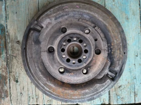 Продавам демферен диск за Нисан х траял Т30 бензин 2.5165 коня , снимка 2 - Части - 53089597