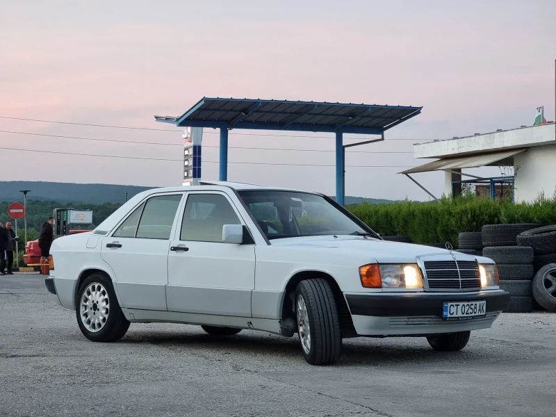 Mercedes-Benz 190 2.0 122 к.с., снимка 3 - Автомобили и джипове - 47279932