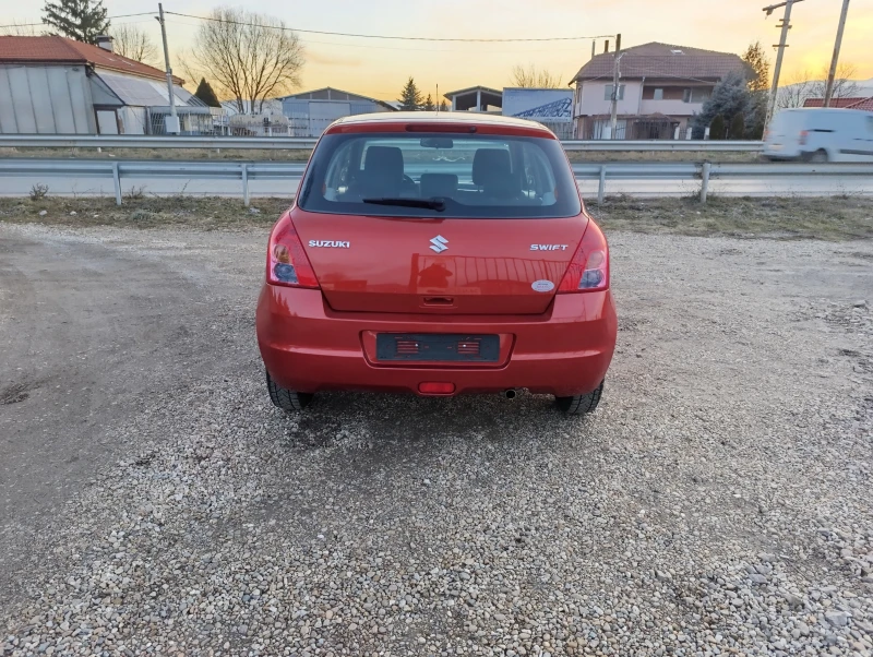 Suzuki Swift 1.3i-16v-Бензин, снимка 6 - Автомобили и джипове - 48390379