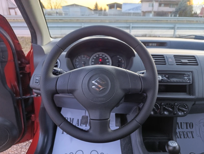 Suzuki Swift 1.3i-16v-Бензин, снимка 11 - Автомобили и джипове - 48390379