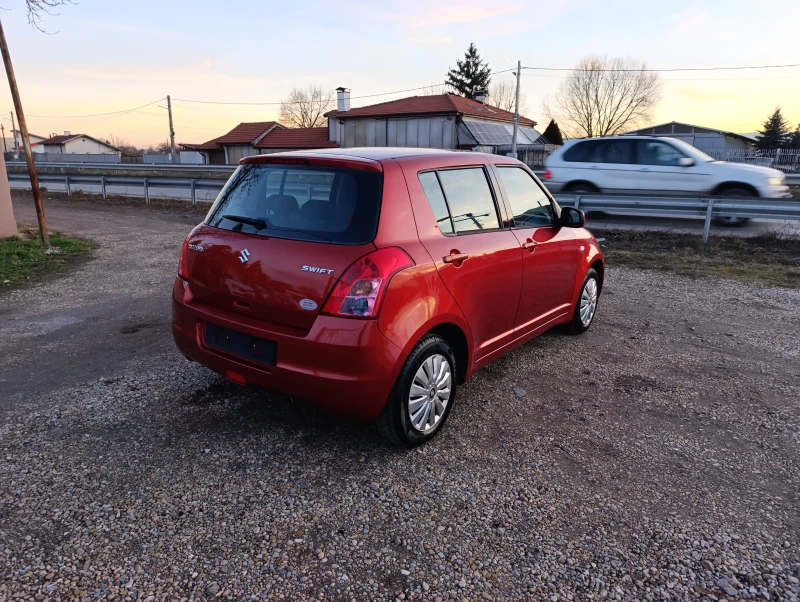 Suzuki Swift 1.3i-16v-Бензин, снимка 7 - Автомобили и джипове - 48390379