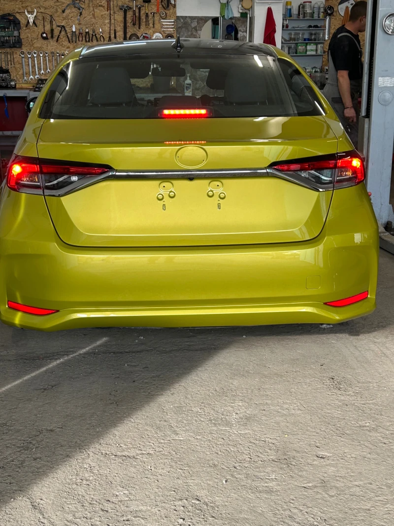 Toyota Corolla 1.5бензин, снимка 9 - Автомобили и джипове - 50260892