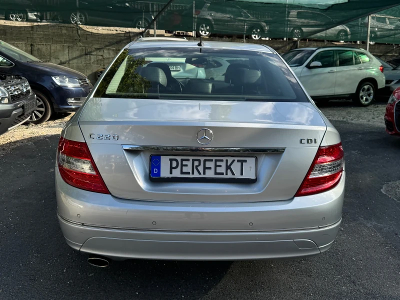 Mercedes-Benz C 220 CDI* Avatngarde* UNIKAT, снимка 4 - Автомобили и джипове - 51500419