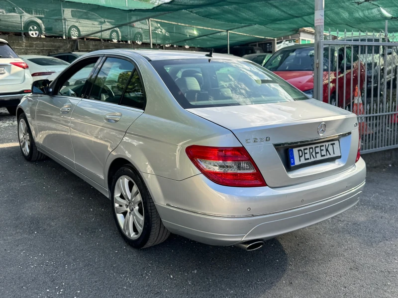 Mercedes-Benz C 220 CDI* Avatngarde* UNIKAT, снимка 5 - Автомобили и джипове - 51500419