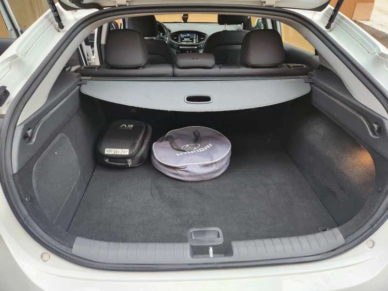 Hyundai Ioniq, снимка 12 - Автомобили и джипове - 52648072