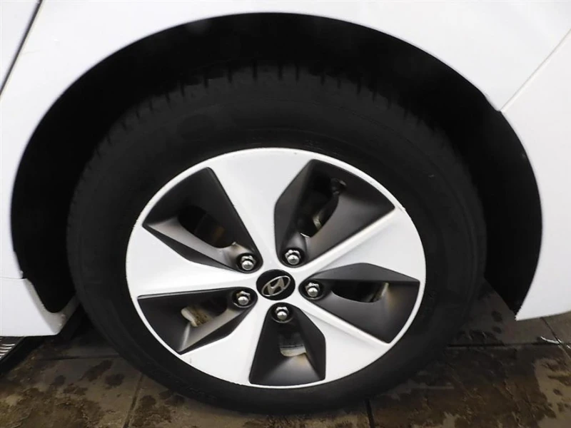 Hyundai Ioniq, снимка 11 - Автомобили и джипове - 52648072