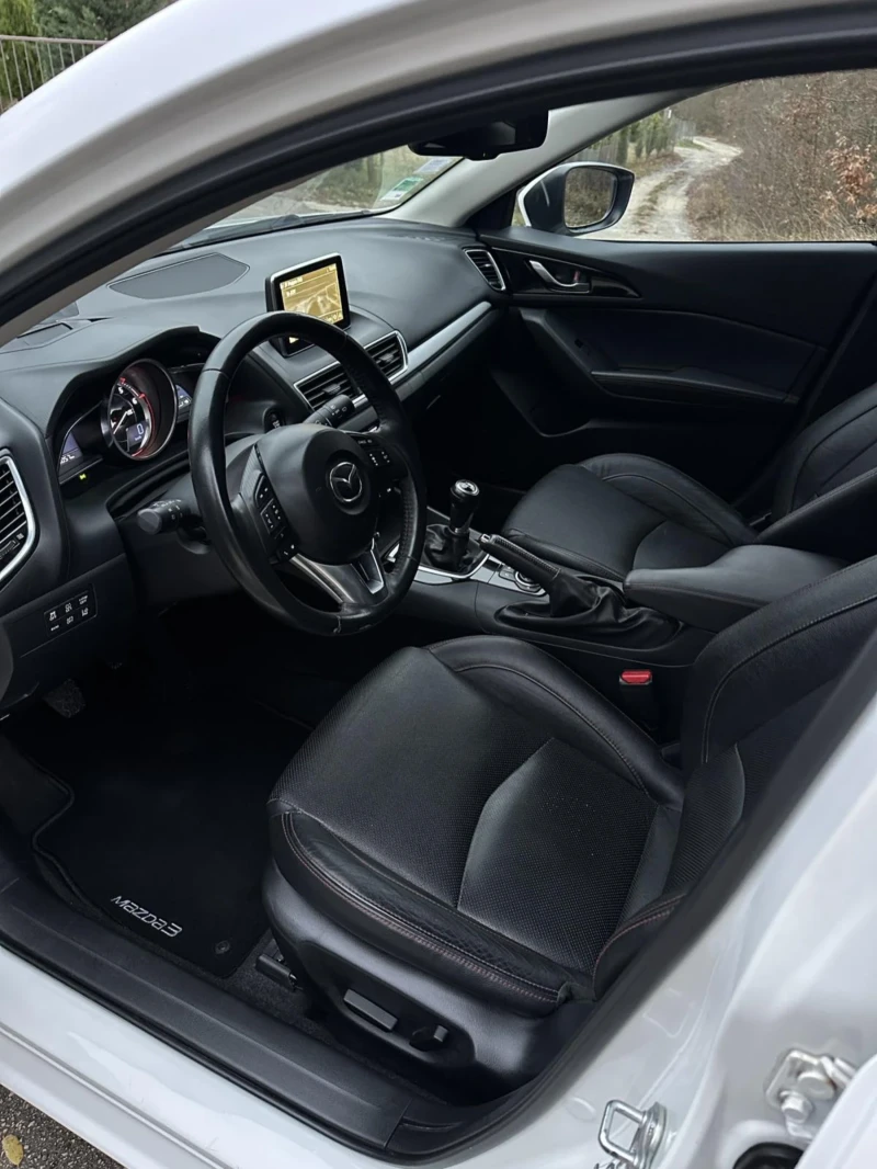 Mazda 3 2.2d Skyactiv , снимка 14 - Автомобили и джипове - 53295874