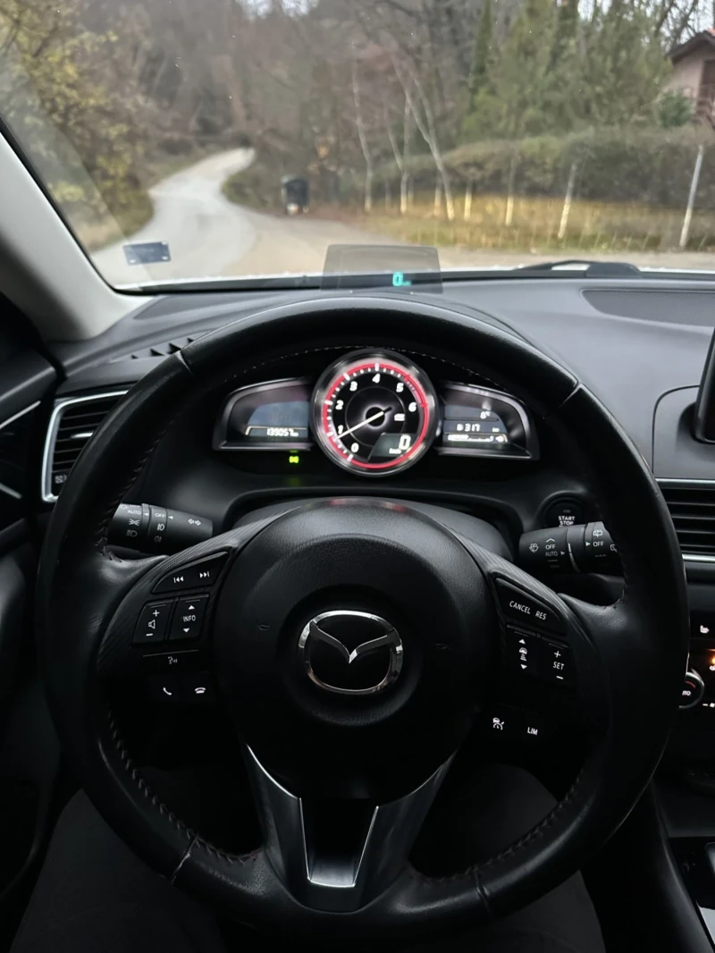 Mazda 3 2.2d Skyactiv , снимка 11 - Автомобили и джипове - 53295874