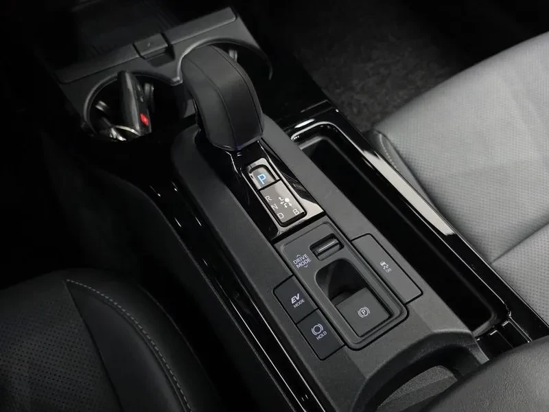 Toyota Prius 2.0 XLE, снимка 9 - Автомобили и джипове - 54961704