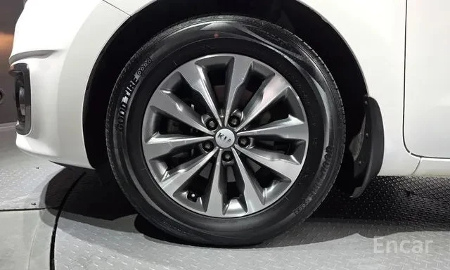 Kia Carnival * DIESEL2.2* 9МЕСТНА* ЦЕНАДОБГ, снимка 6 - Автомобили и джипове - 55036834