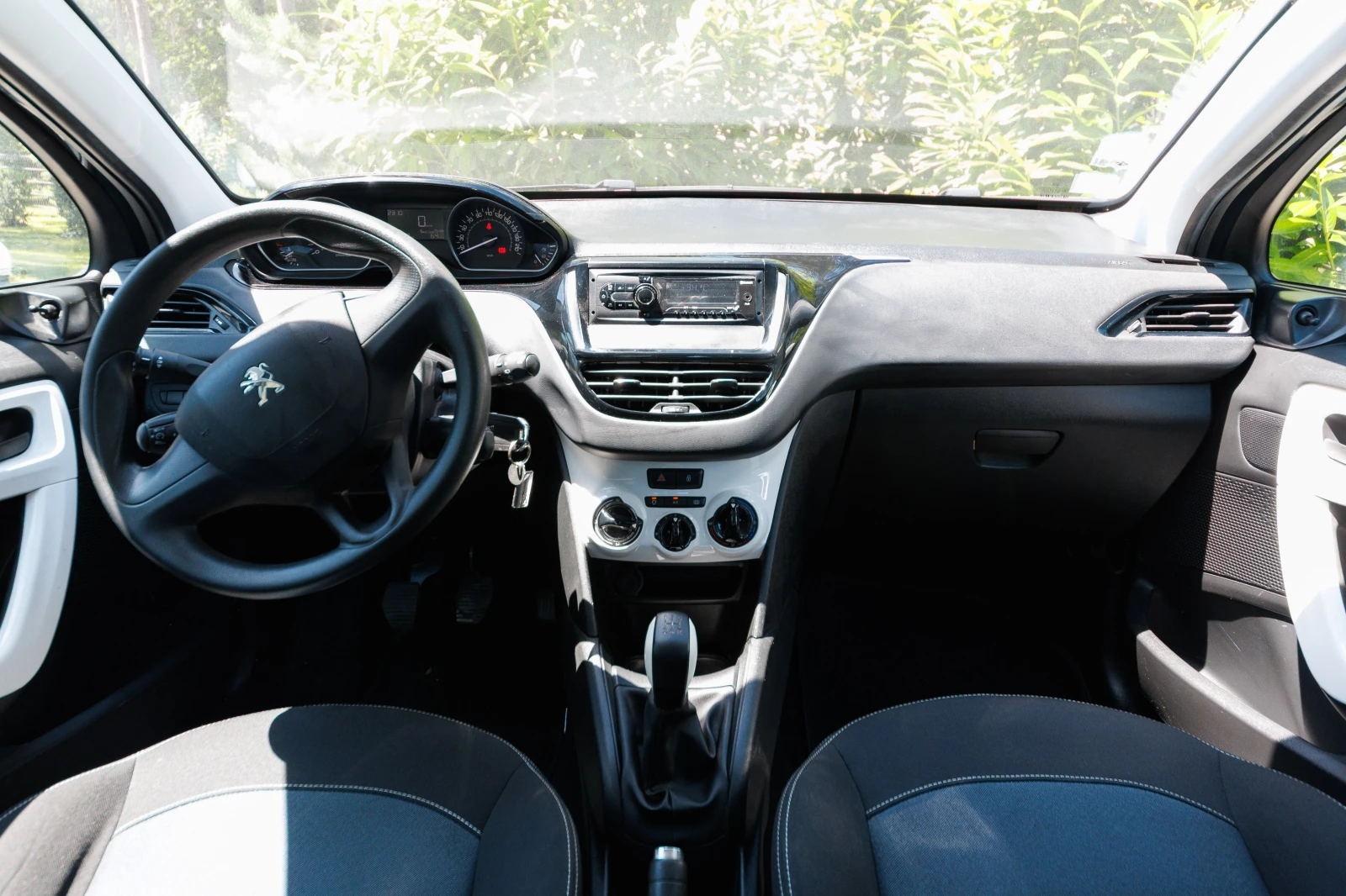 Peugeot 208  - изображение 10
