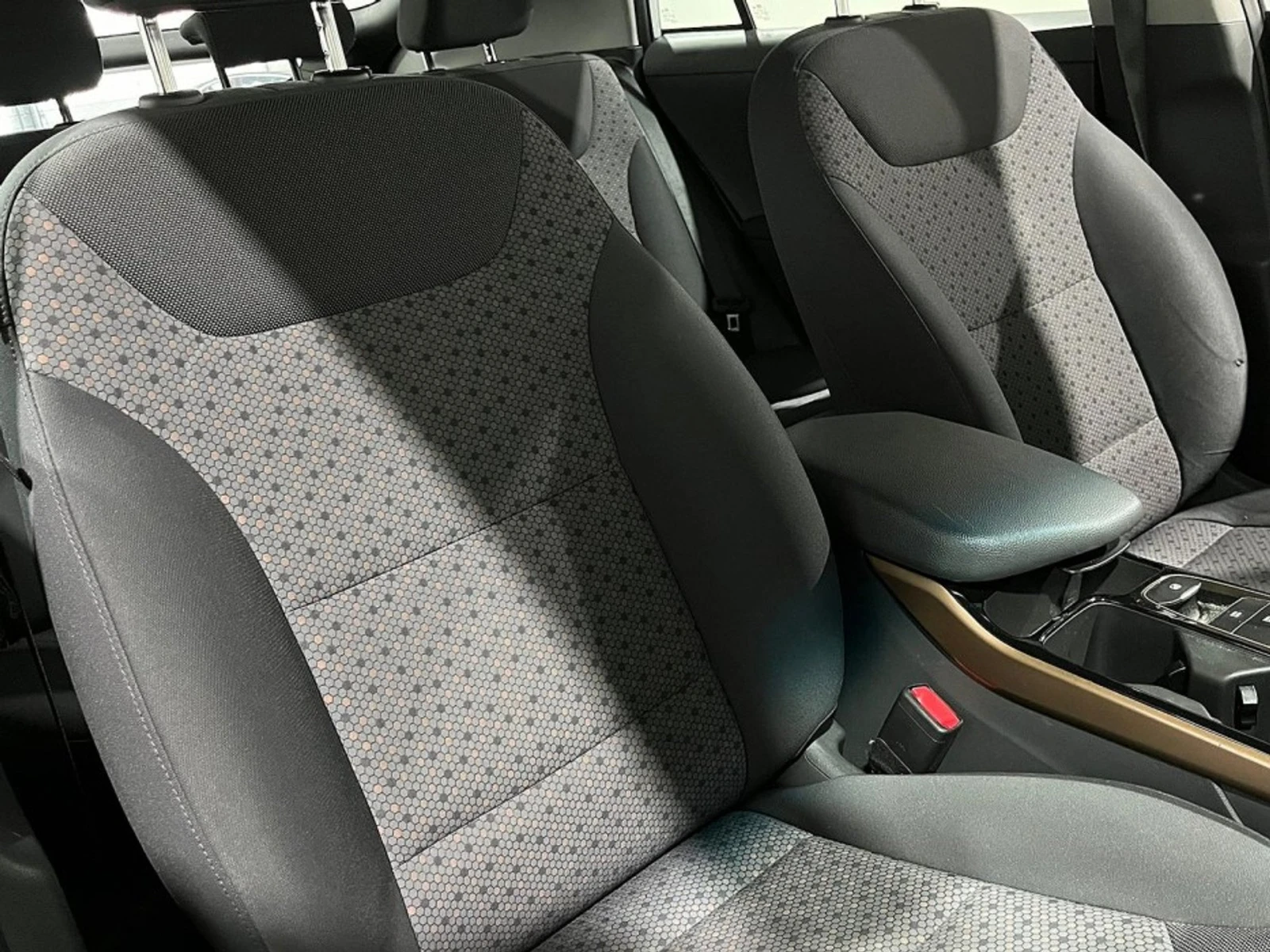 Hyundai Ioniq  - изображение 9