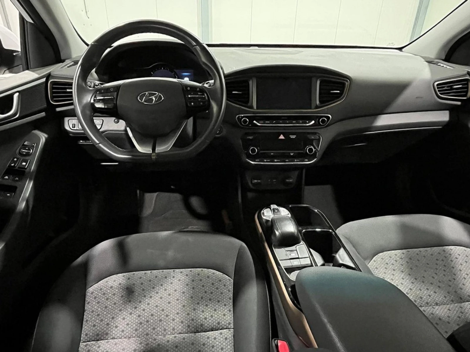 Hyundai Ioniq  - изображение 4