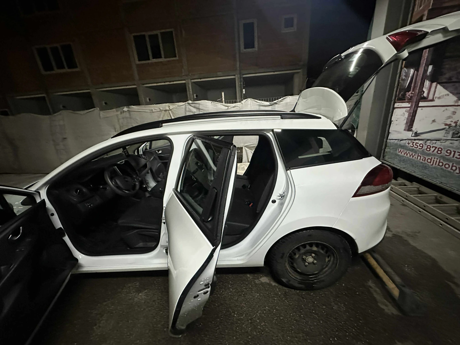 Renault Clio IV Grandtour, снимка 11 - Автомобили и джипове - 53454425