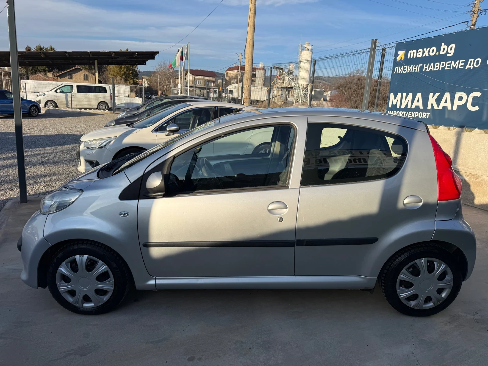 Peugeot 107 1.0* KLIMA* РЕГИСТИРАНА* ОБСЛУЖЕНА - изображение 2