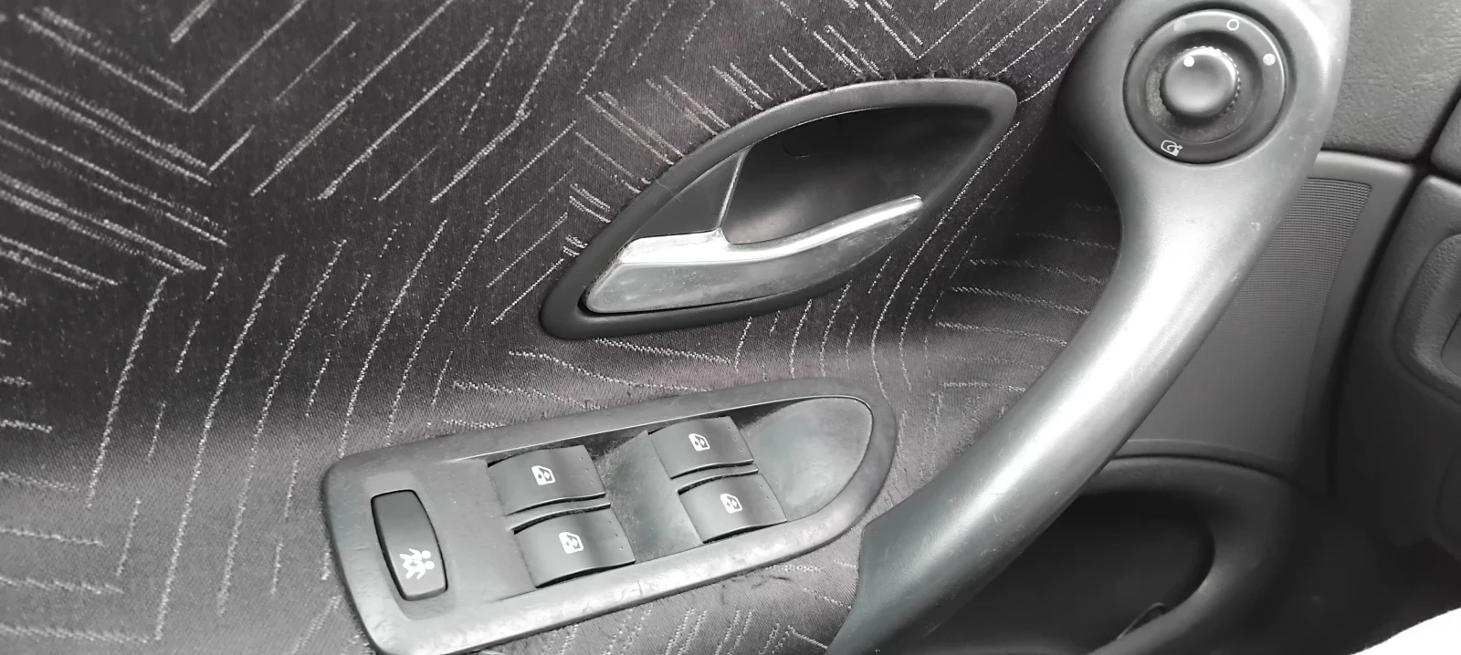 Renault Laguna, снимка 3 - Автомобили и джипове - 53917740