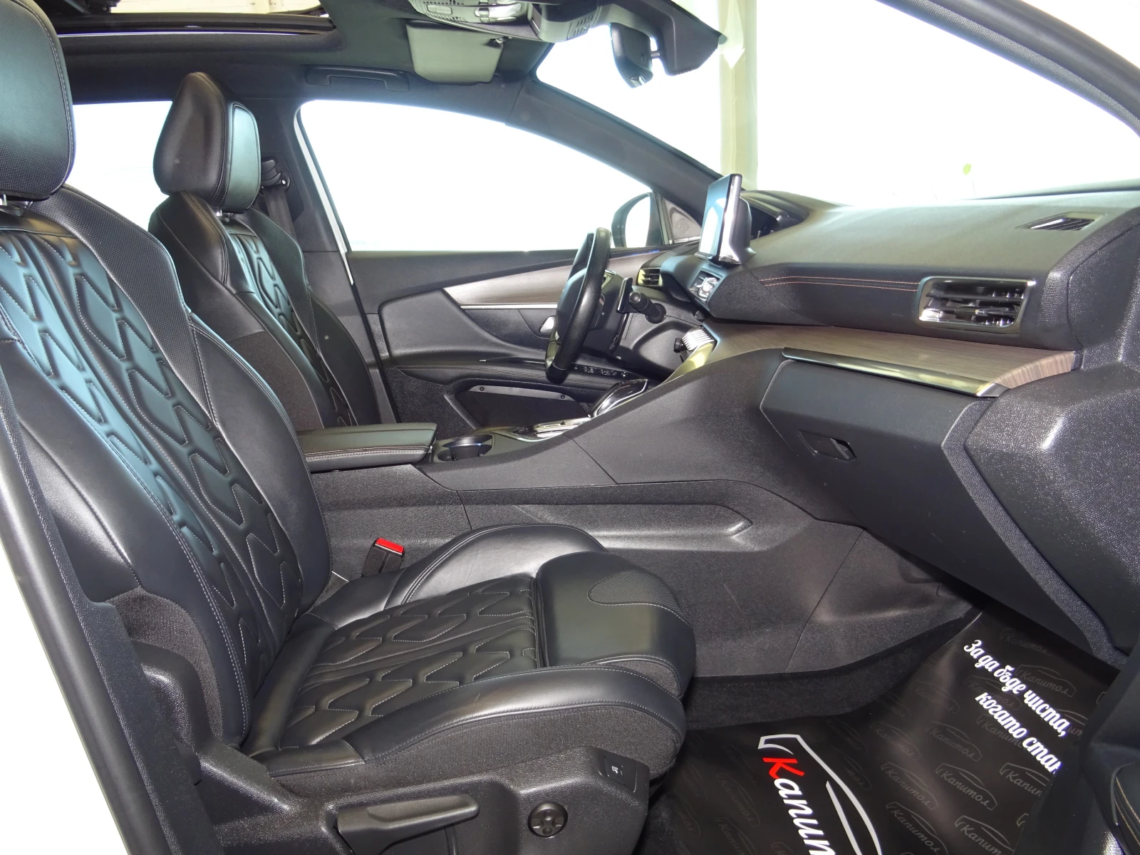 Peugeot 3008 GT 300 HYBRID4 4WD, снимка 10 - Автомобили и джипове - 54284529