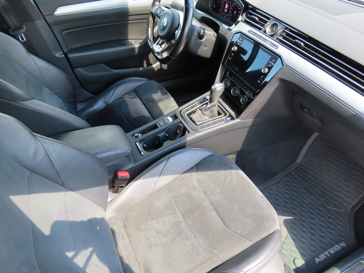 VW Arteon, снимка 6 - Автомобили и джипове - 56422778