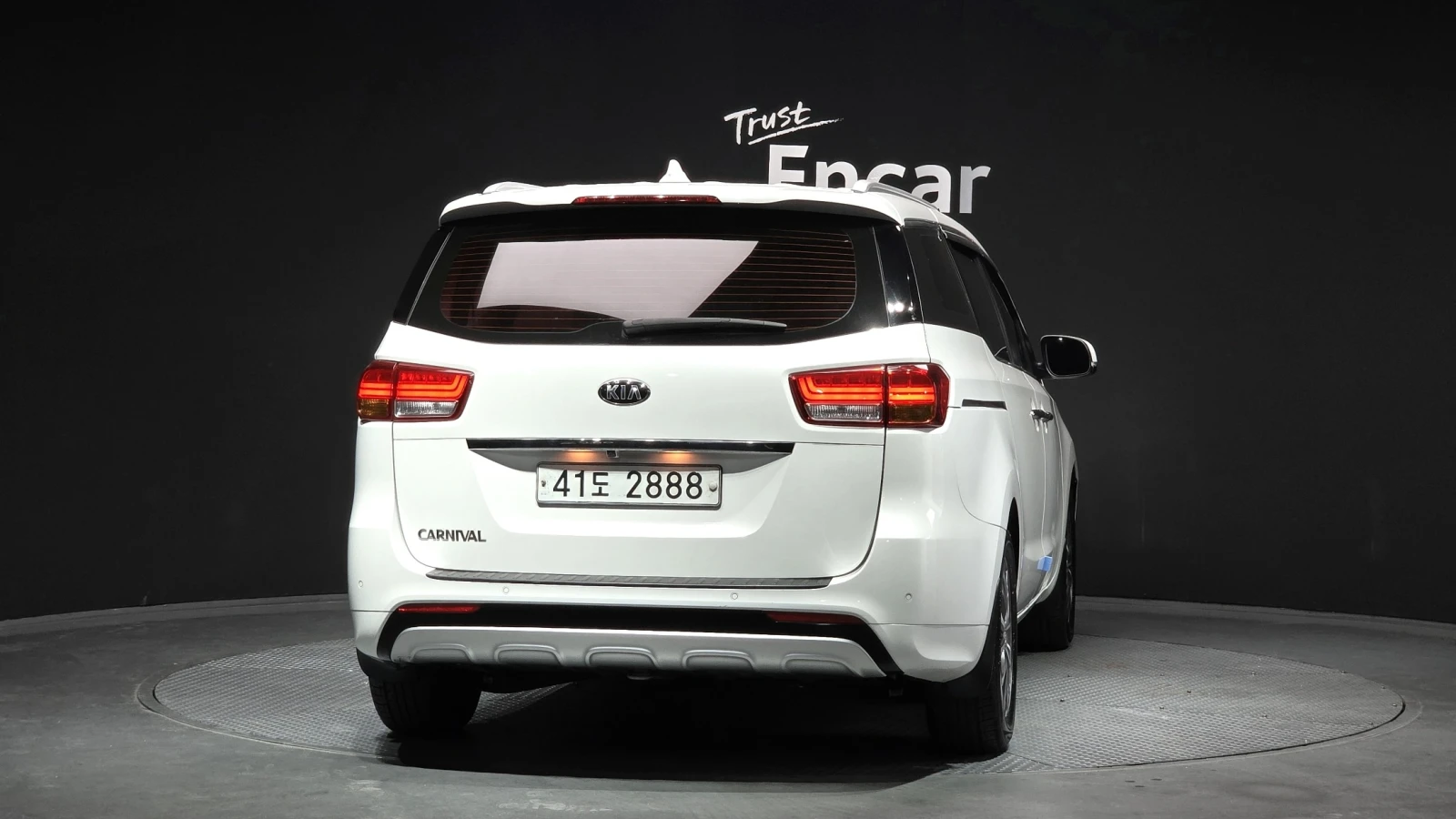 Kia Carnival * DIESEL2.2* 9МЕСТНА* ЦЕНАДОБГ, снимка 9 - Автомобили и джипове - 55036834