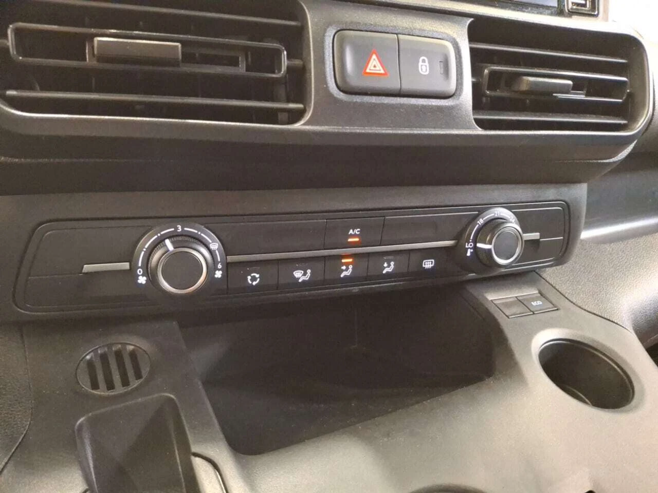 Opel Combo Life 1.5 Turbo D CrewCab | Mobile.bg � ����������� 12