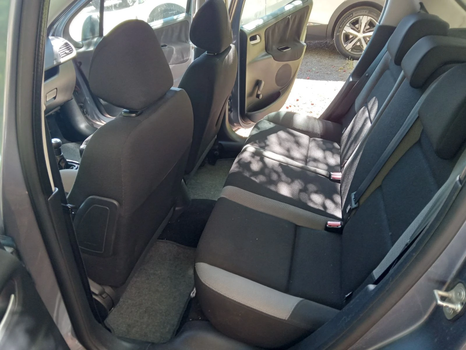 Peugeot 207 1.4, снимка 11 - Автомобили и джипове - 55675821
