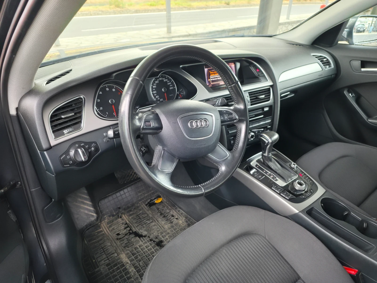 Audi A4 1.8TFSI 170k.c. 2012г., снимка 4 - Автомобили и джипове - 56035619