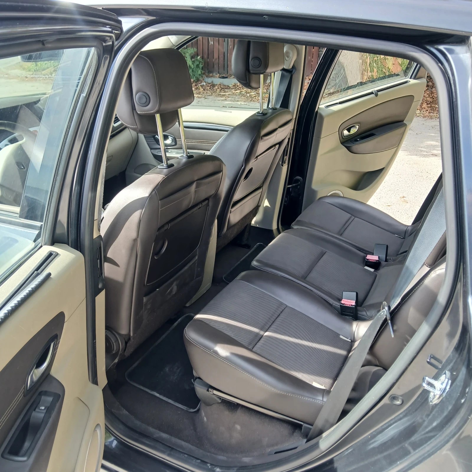 Renault Scenic 3, снимка 7 - Автомобили и джипове - 56564632