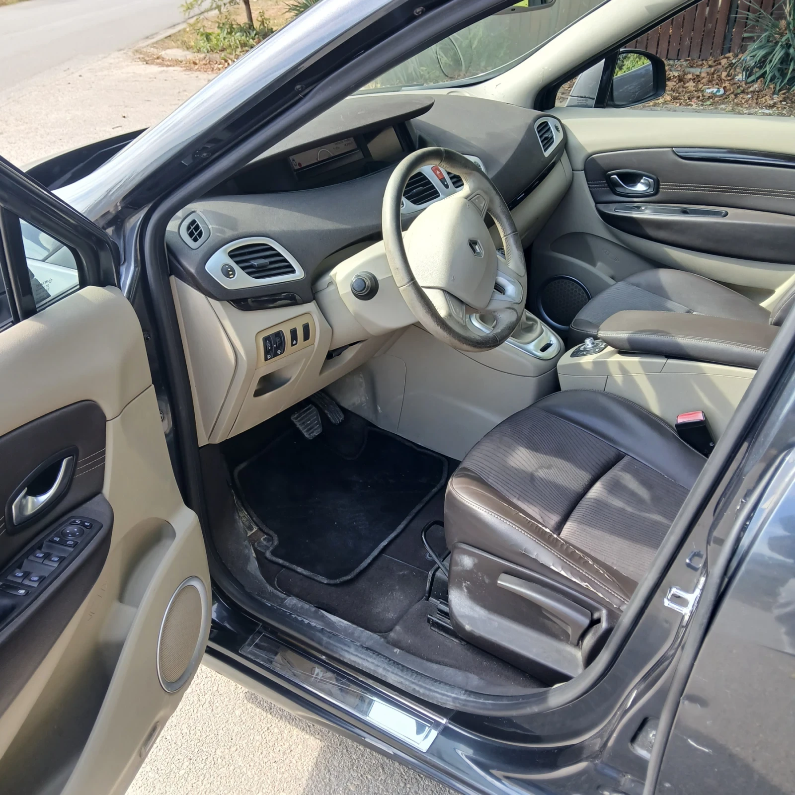Renault Scenic 3, снимка 6 - Автомобили и джипове - 56564632