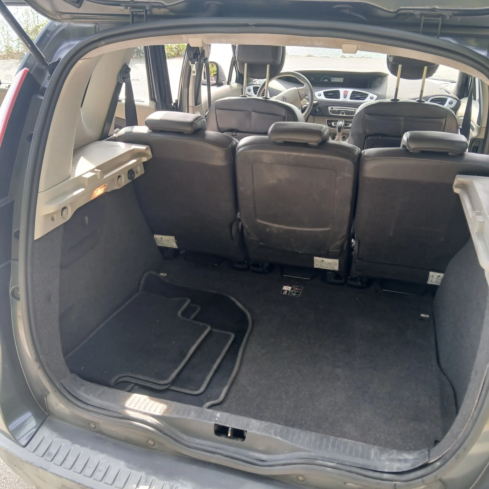 Renault Scenic 3, снимка 8 - Автомобили и джипове - 56564632