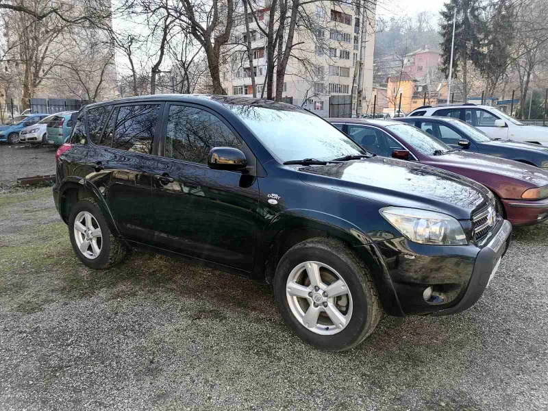 Toyota Rav4 2.2d, снимка 4 - Автомобили и джипове - 39703008