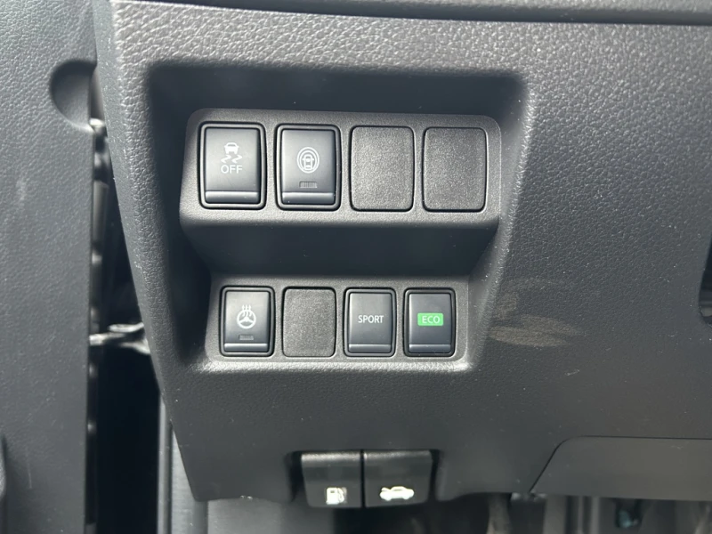 Nissan Qashqai, снимка 10 - Автомобили и джипове - 52615906