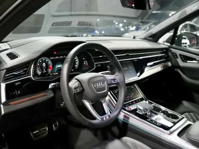 Audi SQ7 HUD| PANO| 360CAM| B&0| NIGHTVISION| MASSAGE| NO - изображение 9