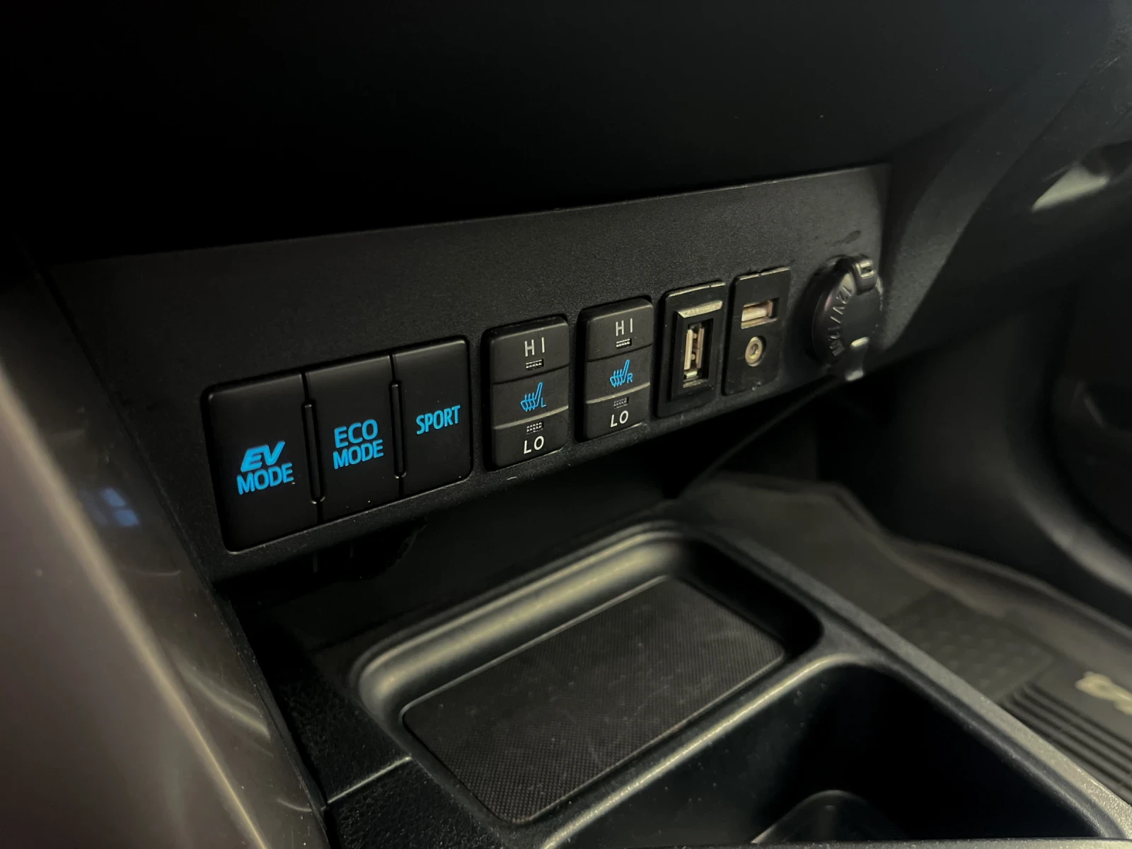 Toyota Rav4 Hybrid/4x4/  | Mobile.bg   11