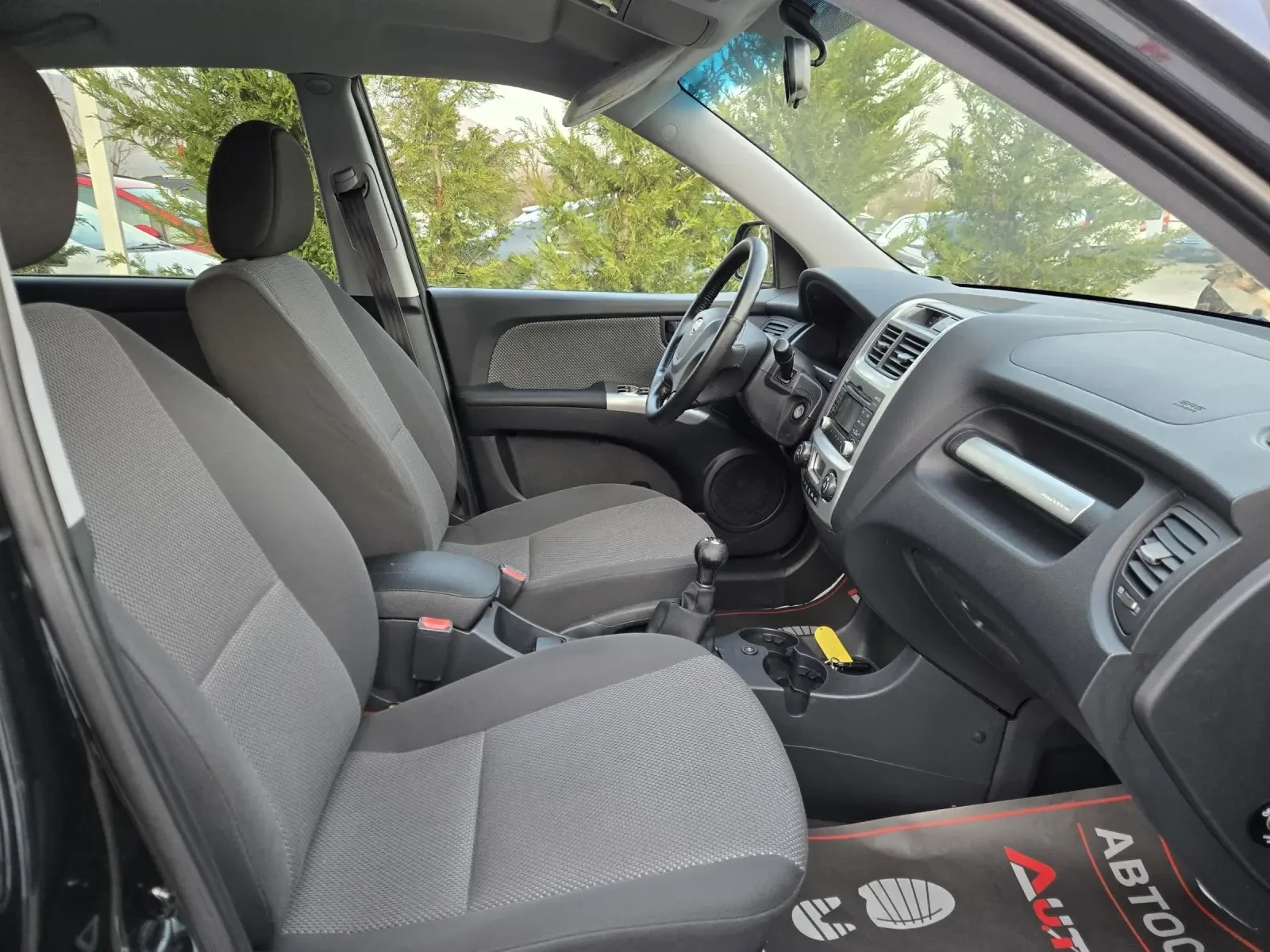 Kia Sportage 2.0i-141кс= FACE= ФАБРИЧНА ГАЗ= КЛИМАТРОНИК, снимка 15 - Автомобили и джипове - 53990355