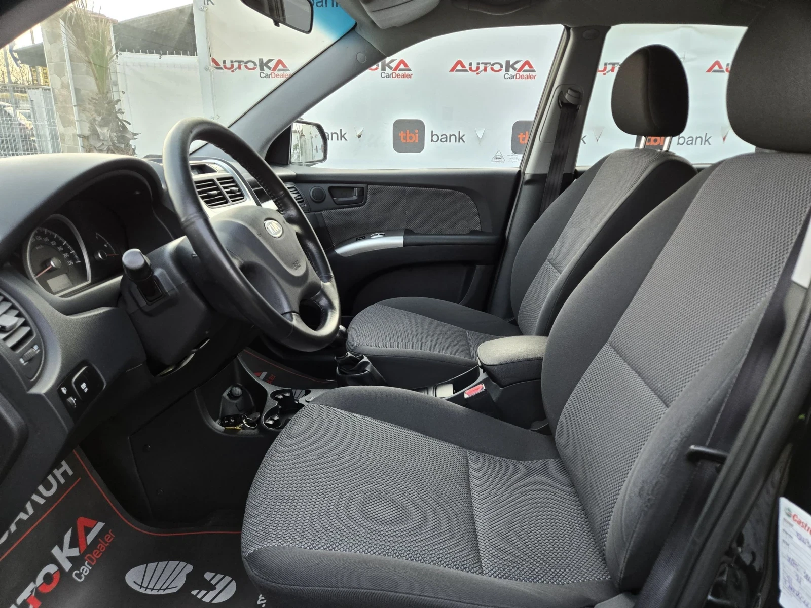 Kia Sportage 2.0i-141кс= FACE= ФАБРИЧНА ГАЗ= КЛИМАТРОНИК, снимка 7 - Автомобили и джипове - 53990355