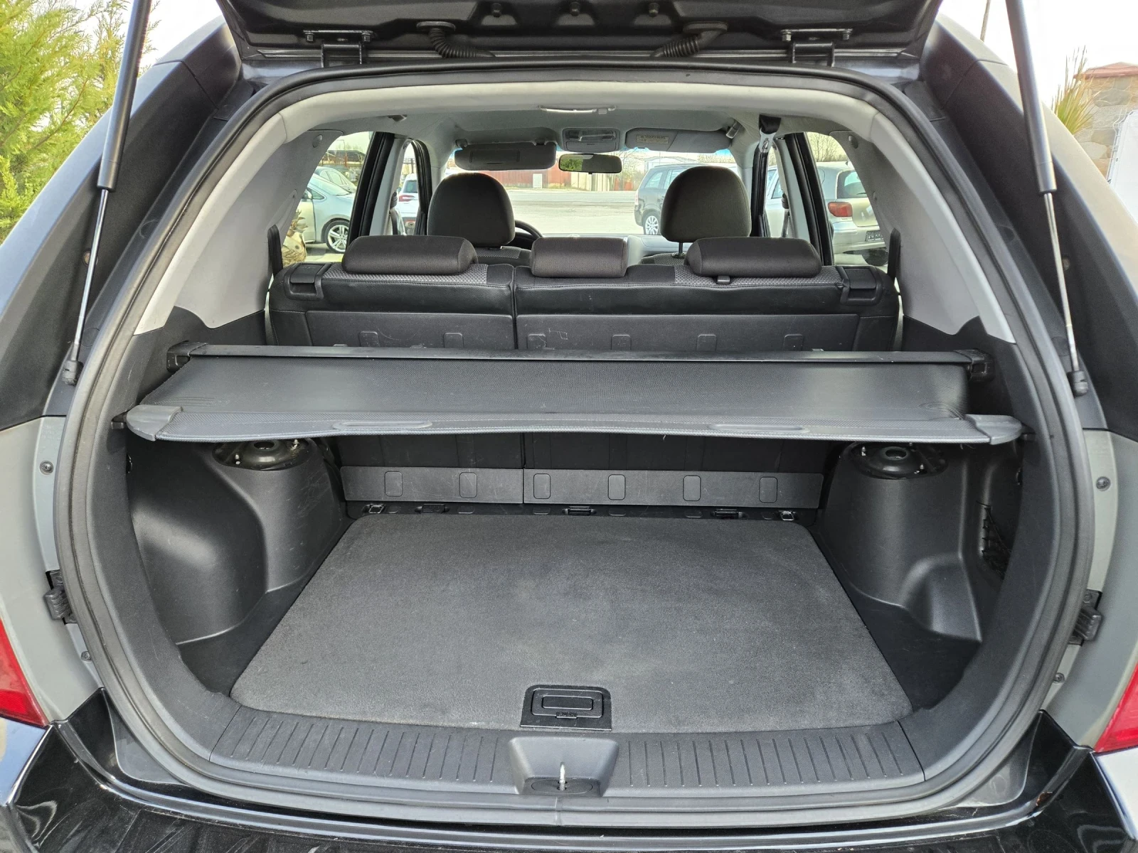 Kia Sportage 2.0i-141кс= FACE= ФАБРИЧНА ГАЗ= КЛИМАТРОНИК, снимка 10 - Автомобили и джипове - 53990355