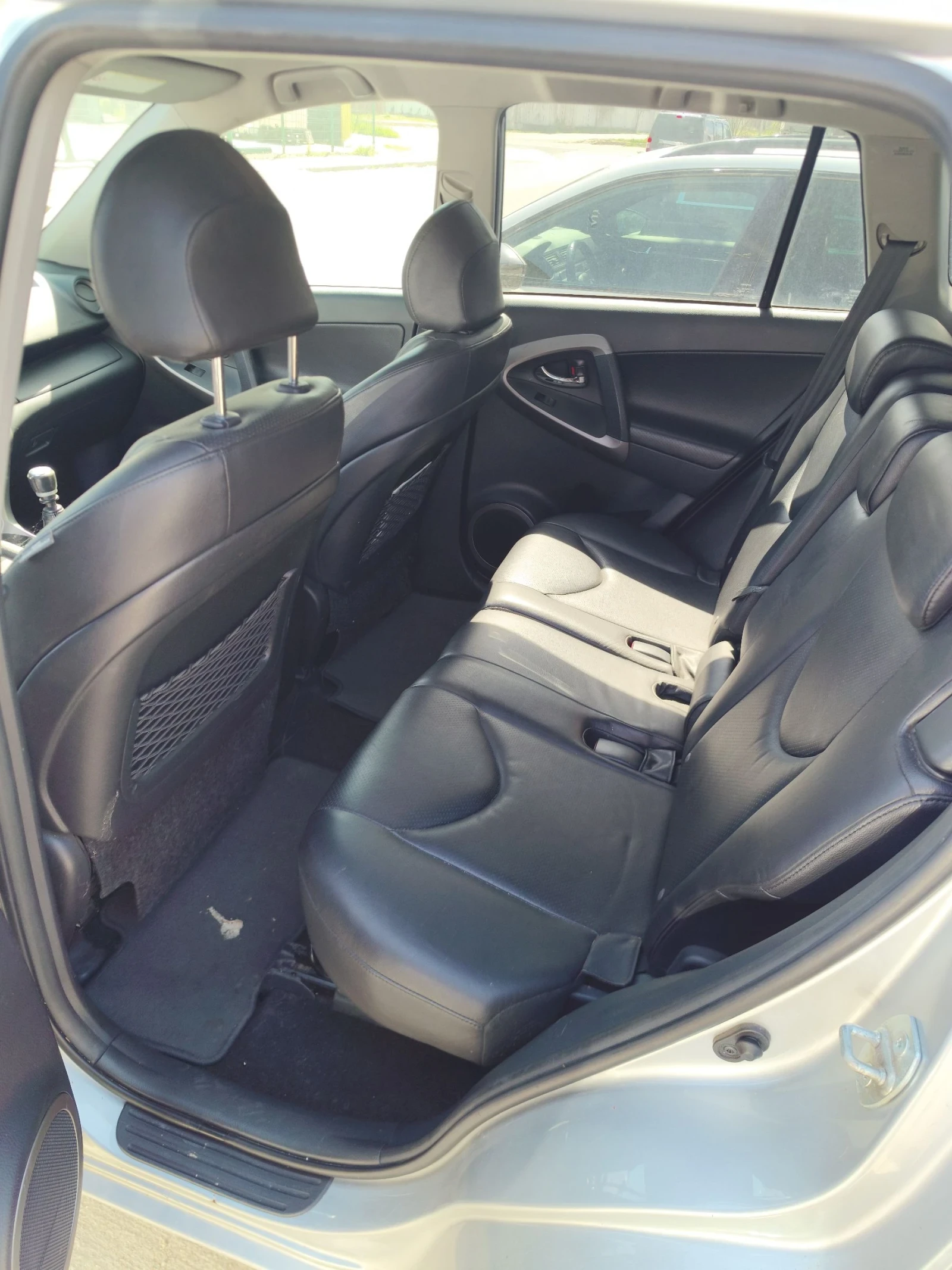 Toyota Rav4 2.2 D-CAT, снимка 9 - Автомобили и джипове - 54379036